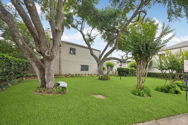 1623 S Kirkwood Road 211, Houston, TX 77077
