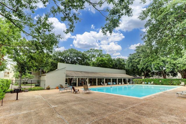 1623 S Kirkwood Road 211, Houston, TX 77077