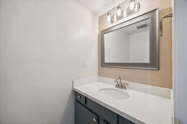 1623 S Kirkwood Road 211, Houston, TX 77077