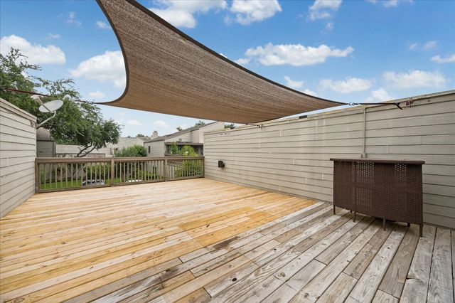 1623 S Kirkwood Road 211, Houston, TX 77077