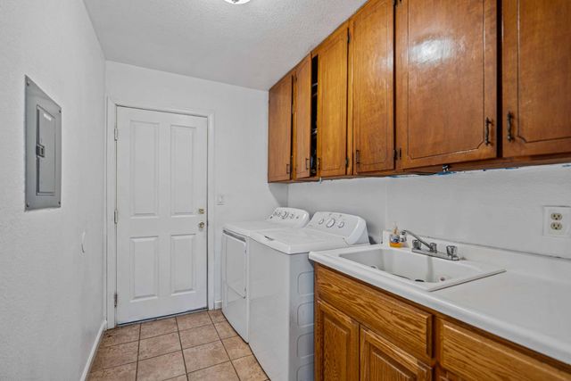 16074 Warfield Rd, Lathrop, CA 95330
