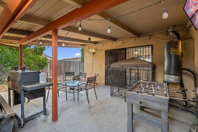 16074 Warfield Rd, Lathrop, CA 95330