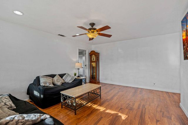 16074 Warfield Rd, Lathrop, CA 95330