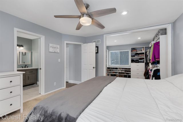 9580 Chaumont Drive, Commerce Charter Township, MI 48382