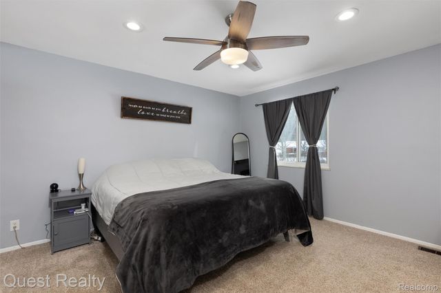 9580 Chaumont Drive, Commerce Charter Township, MI 48382