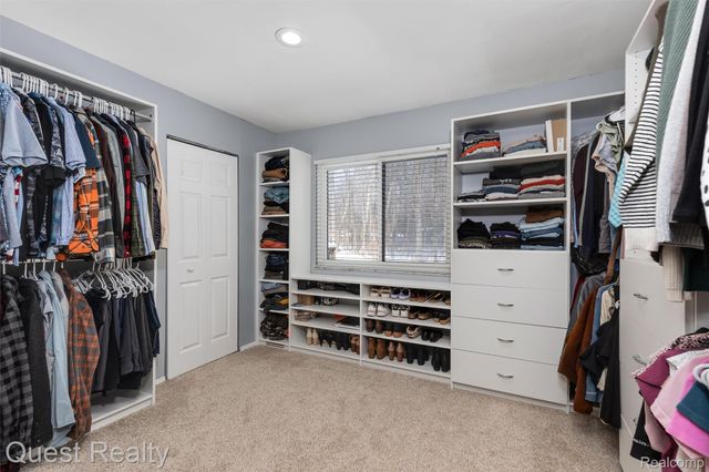 9580 Chaumont Drive, Commerce Charter Township, MI 48382