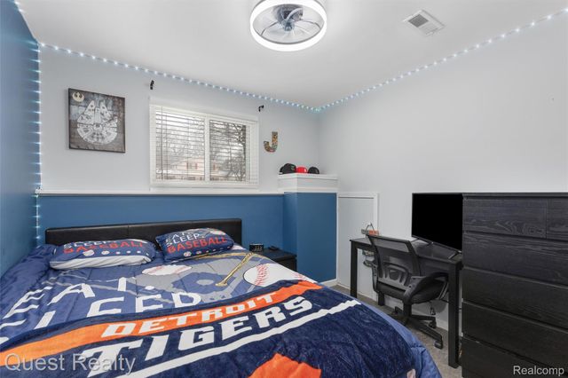 9580 Chaumont Drive, Commerce Charter Township, MI 48382