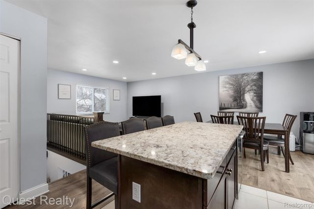 9580 Chaumont Drive, Commerce Charter Township, MI 48382