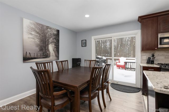 9580 Chaumont Drive, Commerce Charter Township, MI 48382