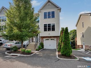 30 Short Oak Drive 30, Brookfield, CT 06804
