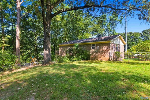1618 Woodview Drive, Hartselle, AL 35640