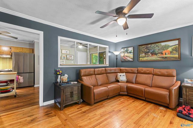 1618 Woodview Drive, Hartselle, AL 35640