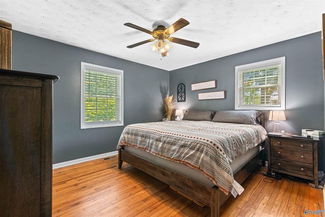 1618 Woodview Drive, Hartselle, AL 35640