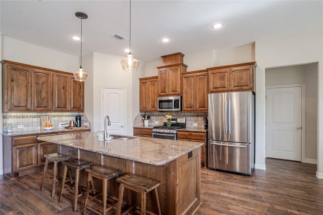 2127 Donna Lane, Santa Fe, TX 77510