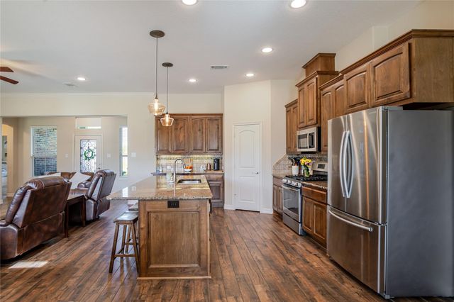 2127 Donna Lane, Santa Fe, TX 77510