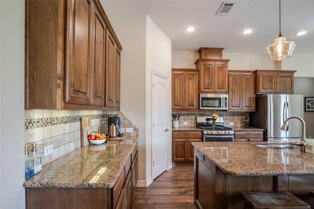 2127 Donna Lane, Santa Fe, TX 77510