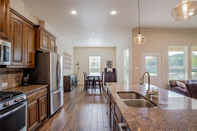 2127 Donna Lane, Santa Fe, TX 77510