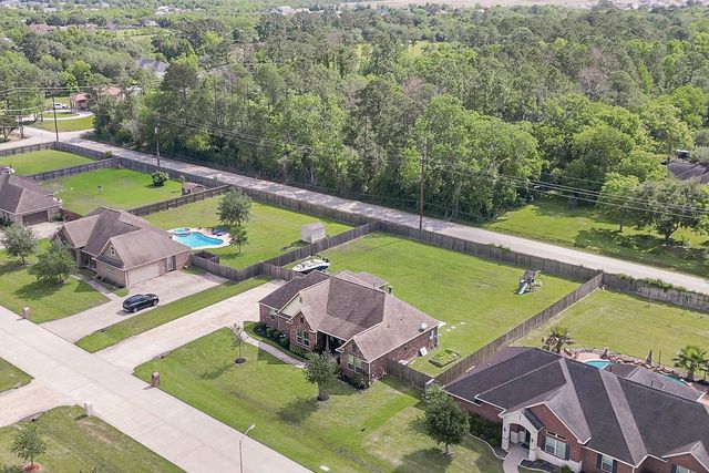 2127 Donna Lane, Santa Fe, TX 77510