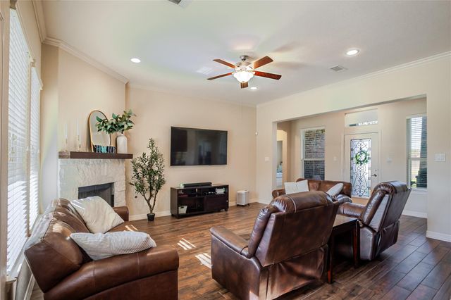 2127 Donna Lane, Santa Fe, TX 77510