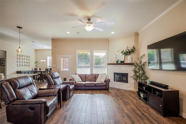 2127 Donna Lane, Santa Fe, TX 77510