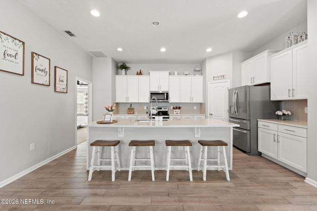 66012 EDGEWATER Drive, Yulee, FL 32097