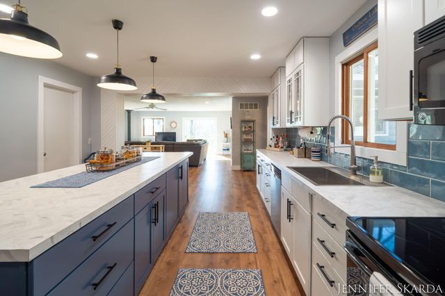 9341 S Oxeye Avenue, Baldwin, MI 49304