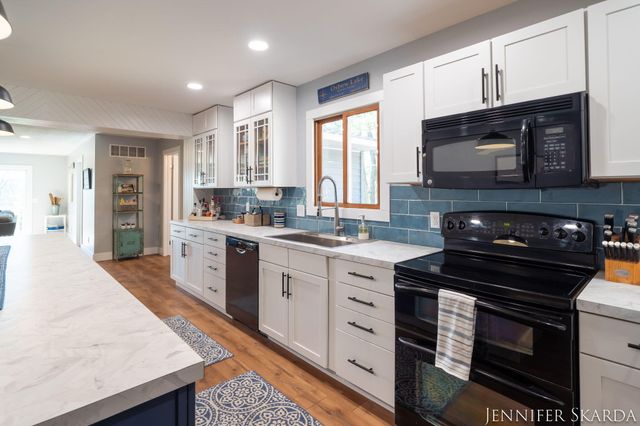 9341 S Oxeye Avenue, Baldwin, MI 49304