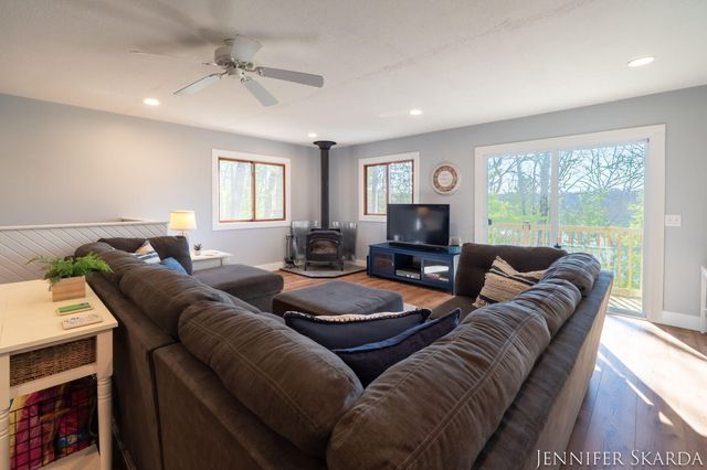 9341 S Oxeye Avenue, Baldwin, MI 49304