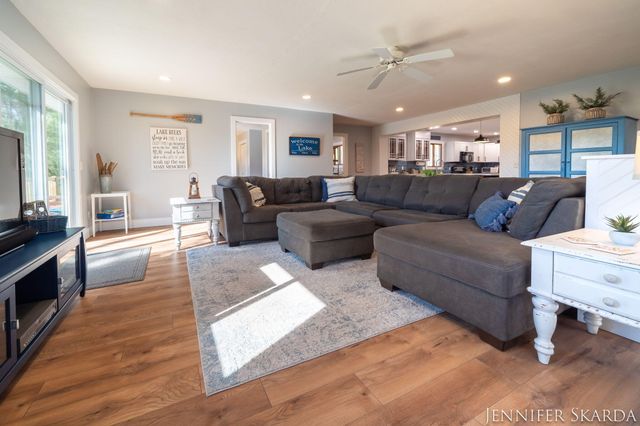 9341 S Oxeye Avenue, Baldwin, MI 49304