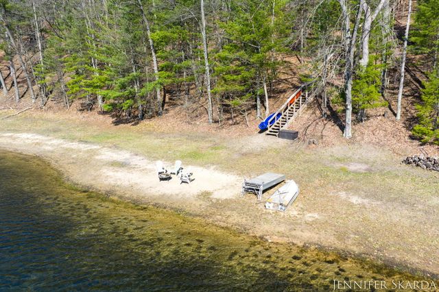 9341 S Oxeye Avenue, Baldwin, MI 49304