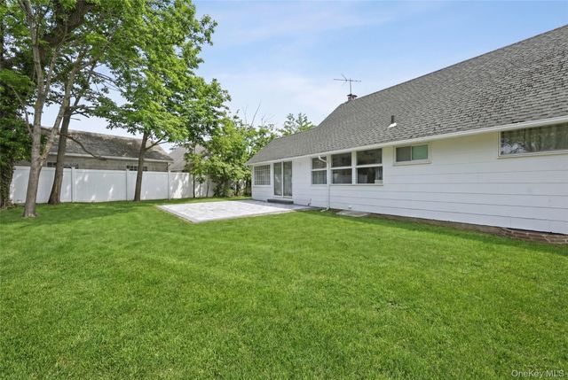 404 Foxdale Avenue, Oceanside, NY 11572