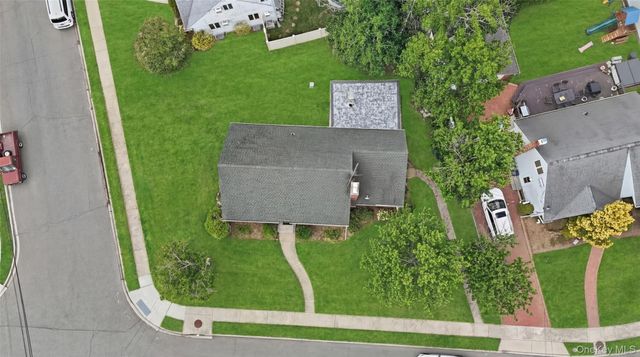 404 Foxdale Avenue, Oceanside, NY 11572