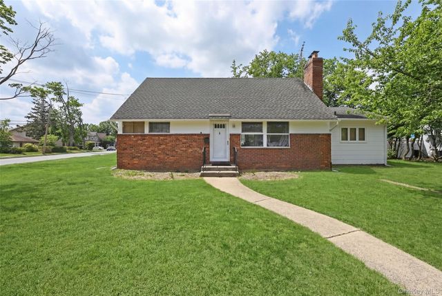 404 Foxdale Avenue, Oceanside, NY 11572