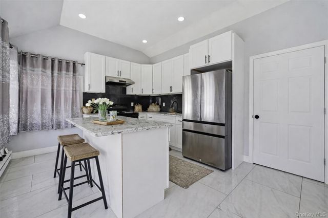 404 Foxdale Avenue, Oceanside, NY 11572