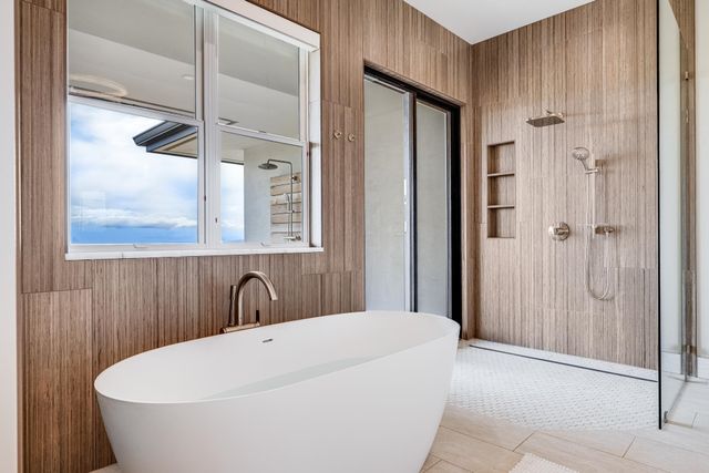 100 Kalelemuku Pl, Kula, HI 96790