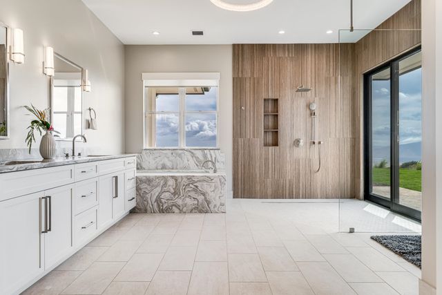 100 Kalelemuku Pl, Kula, HI 96790