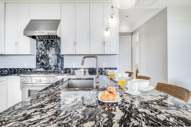 100 Kalelemuku Pl, Kula, HI 96790