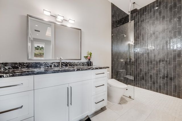 100 Kalelemuku Pl, Kula, HI 96790