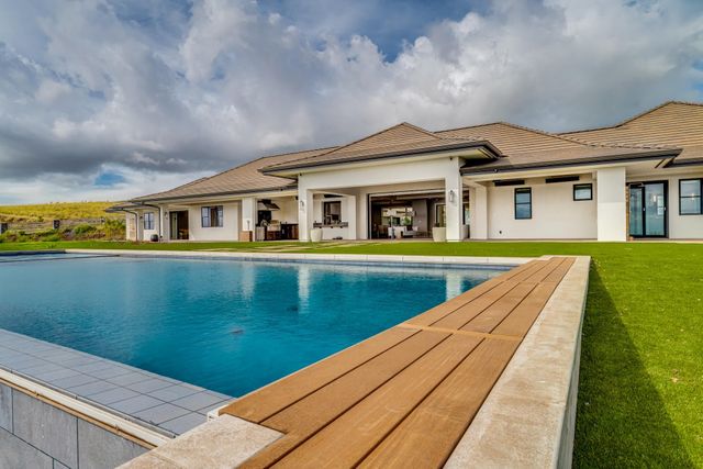 100 Kalelemuku Pl, Kula, HI 96790