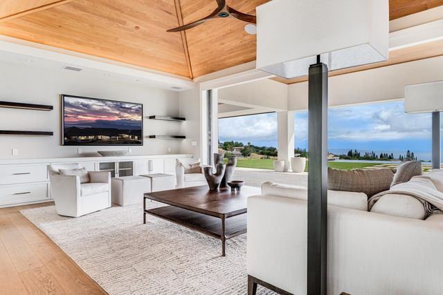 100 Kalelemuku Pl, Kula, HI 96790