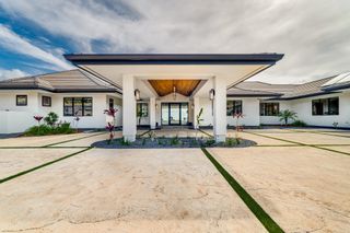 100 Kalelemuku Pl, Kula, HI 96790
