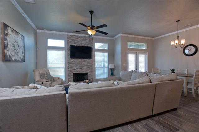 7917 Todd Hunter Dr, Corpus Christi, TX 78414