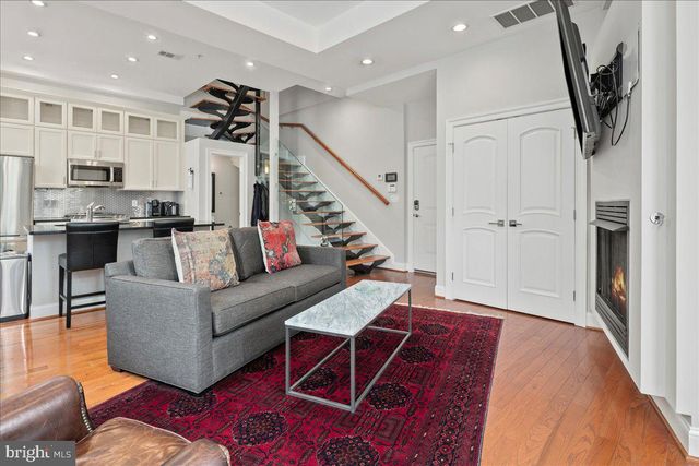 2019 19th St NW Unit 2, Washington, DC 20009