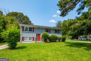 2660 Beacon Drive, Atlanta, GA 30349