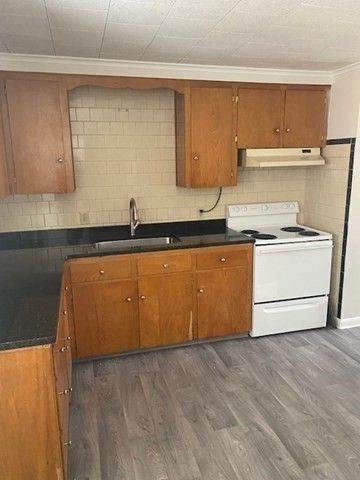 3 Colonial Ave 2, Thompson, CT 06277