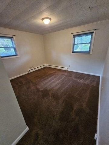 3 Colonial Ave 2, Thompson, CT 06277