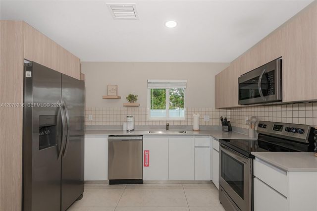 507 NW 8th Avenue 1, Fort Lauderdale, FL 33311