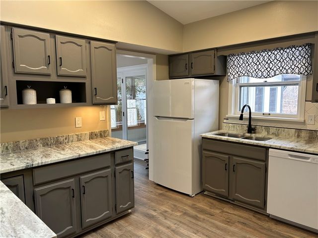 102 Blossom Court, Westminster, SC 29693