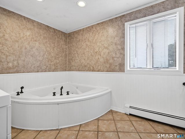 23 Skyview Terrace, Groton, CT 06340