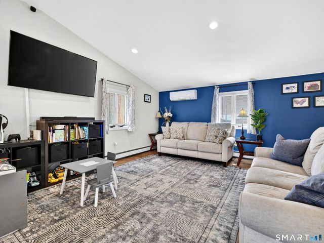 23 Skyview Terrace, Groton, CT 06340